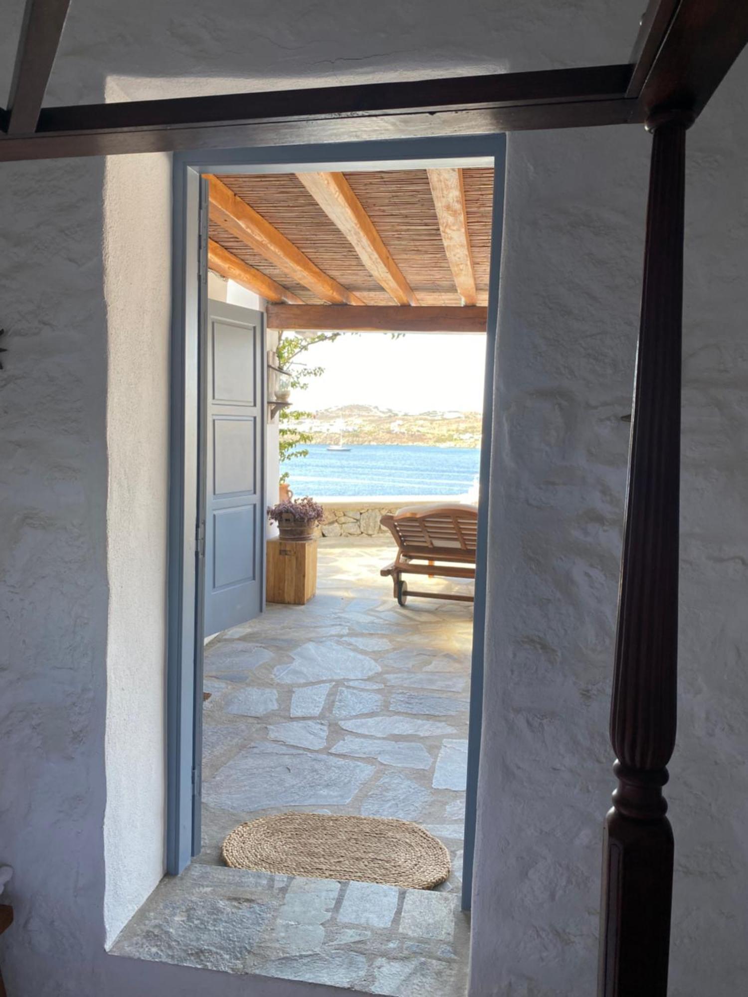 Beachfront Mykonos Apartment *